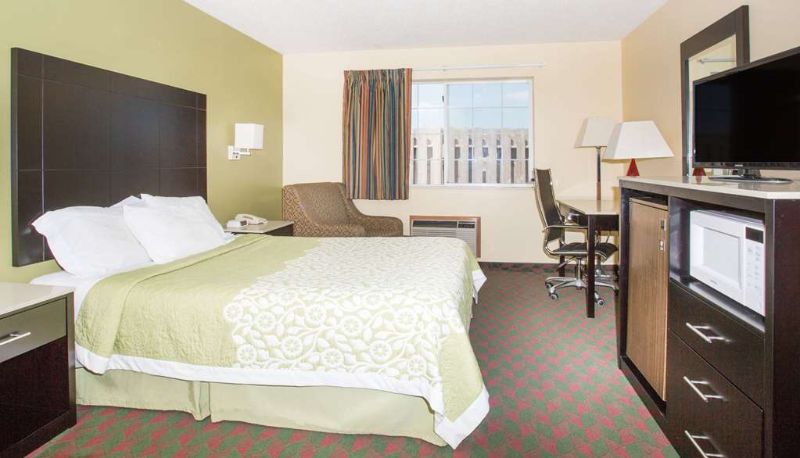Zimmer - Days Inn by Wyndham Lexington NE