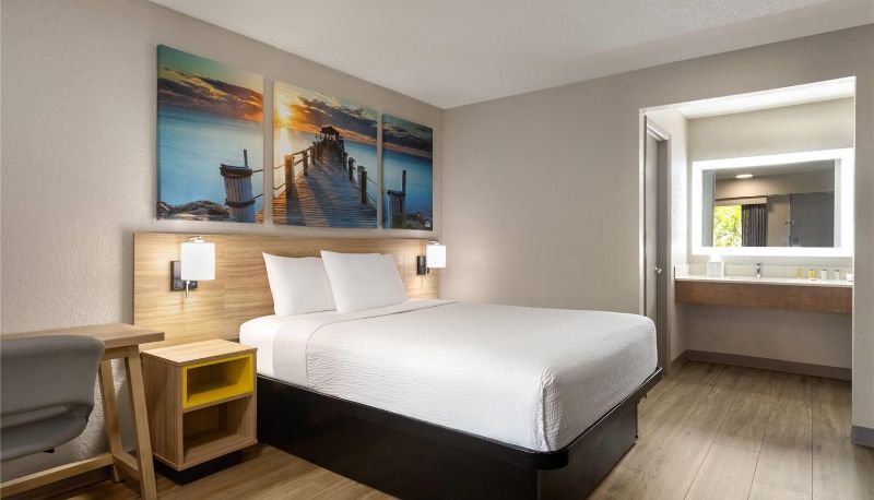Room - Days Inn by Wyndham Apopka/Orlando