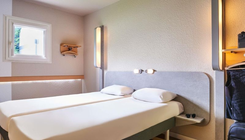 Camera standard - ibis budget Versailles Chateau Saint Cyr
