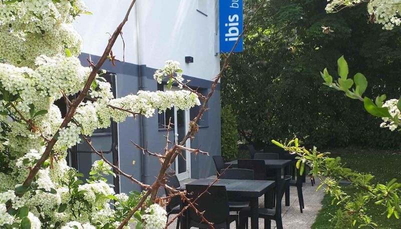 Area esterna dell'hotel - ibis budget Versailles Chateau Saint Cyr