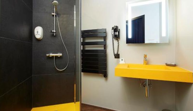 Badezimmer - Logis Hôtel La Chaize
