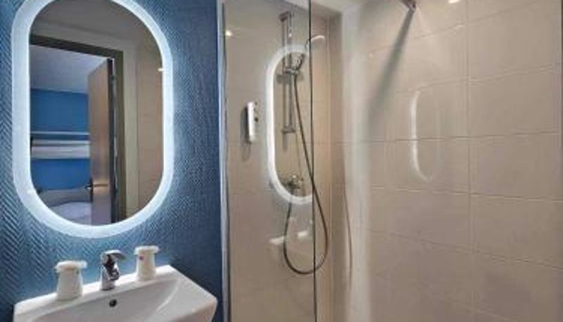 Room - Cit'hotel Design Booking Evry Saint-Germain-lès-Corbeil Sénart