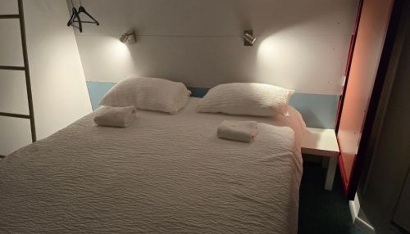 Chambre triple - Brit Hotel Essentiel Poitiers Gare du Futuroscope