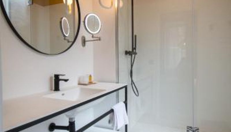 Badezimmer - L' Hôtel & Spa Ribeauville-proche Colmar & Haut Koenigsbourg