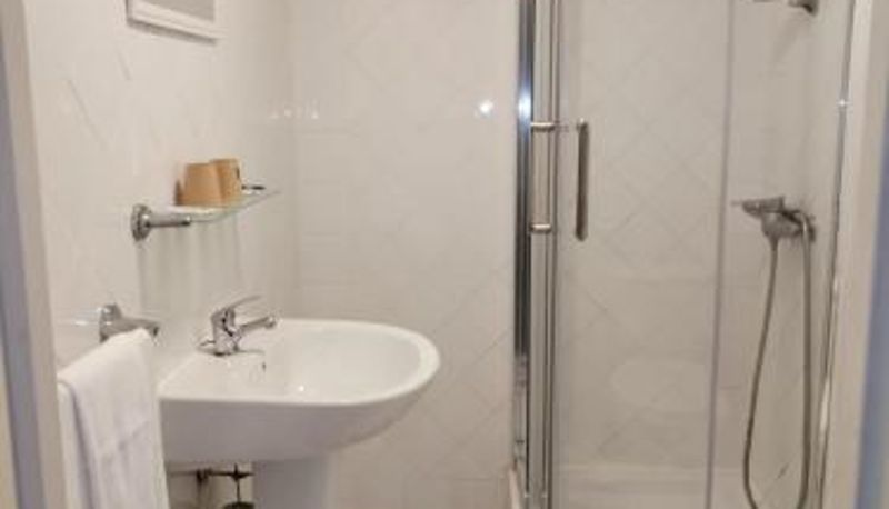 Bathroom - Aux Trois Rois