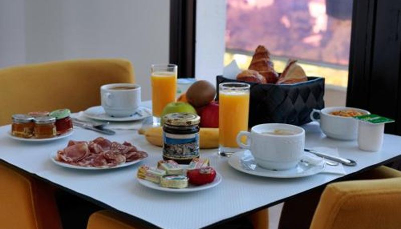 Sala de desayunos dentro del restaurante - Hôtel Mare E Monti