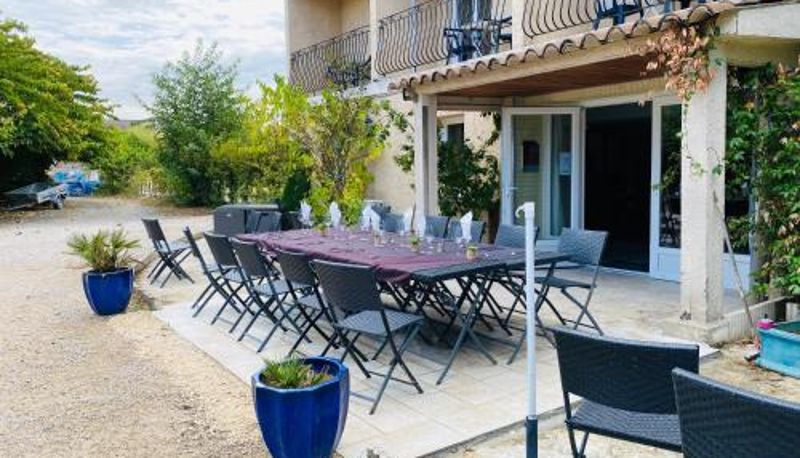 Terrace - Hotel Carina-Très Grande Piscine-Local à Vélo