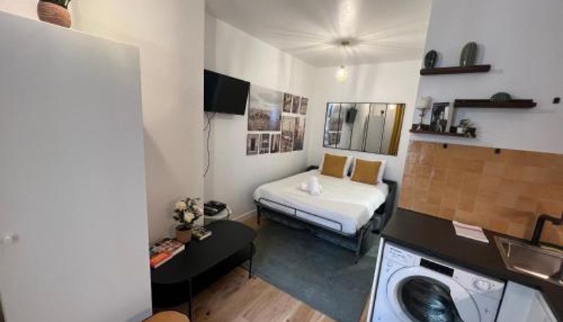 Apartament - Tour Eiffel Apartment