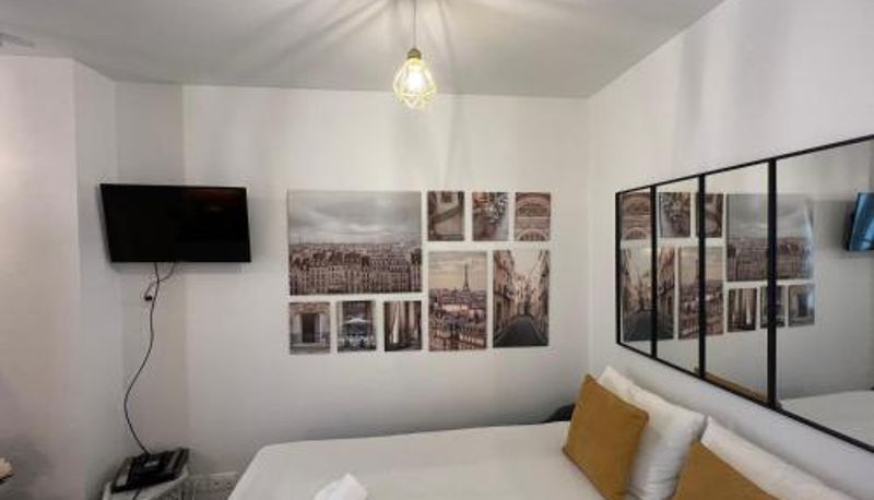 Apartament - Tour Eiffel Apartment