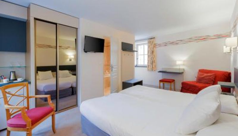 Kamer - Logis Hôtel Restaurant Le Dauphin et Le Spa du Prieuré