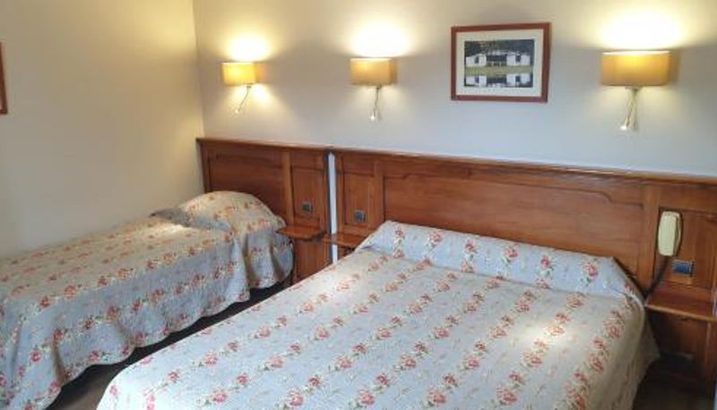 Tripla - Hotel Eskualduna Chez Katina