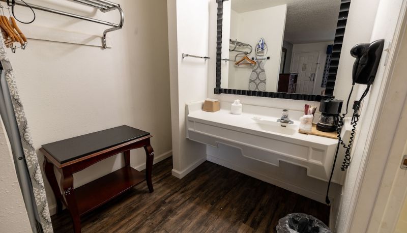 Apartment - American Inn & Suites Russellville