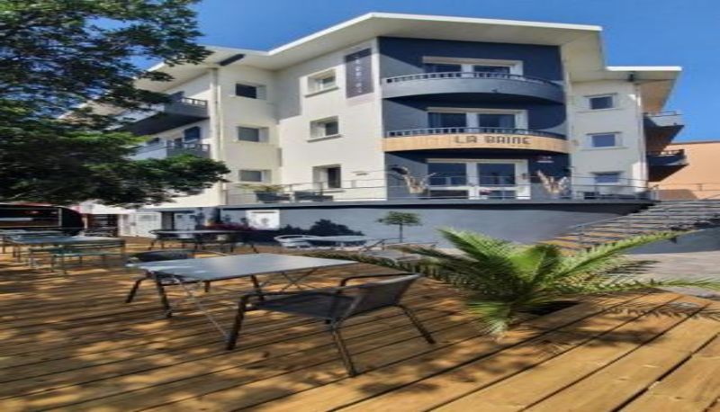 Zona exterior del hotel - Hôtel La Baïne
