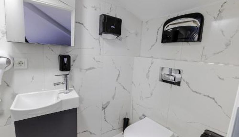 Badezimmer - ACAR AIRPORT +PLUS