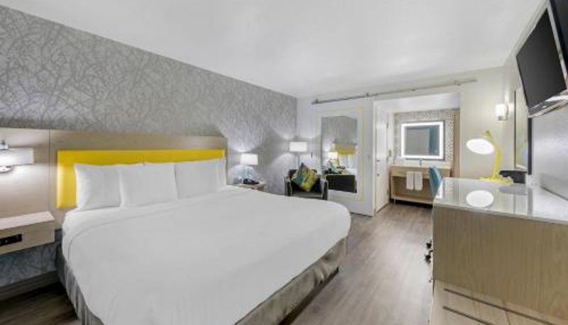 Info - an Ascend Collection Hotel Hillstone Inn Tulare