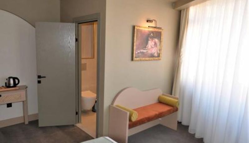 Info - By Kinyas Hotel