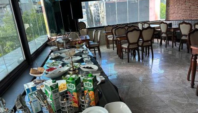 Sala prima colazione all'interno del ristorante - Napolyon hotel