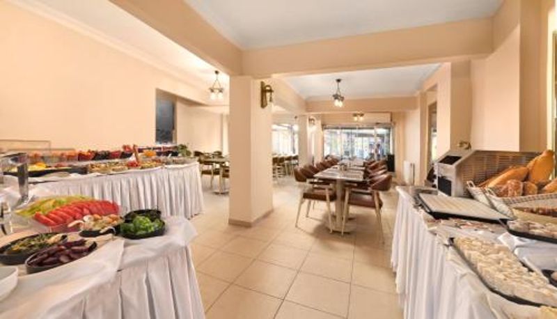 レストラン内の朝食ルーム - Istanbul Old City Ulubat Castle Hotel
