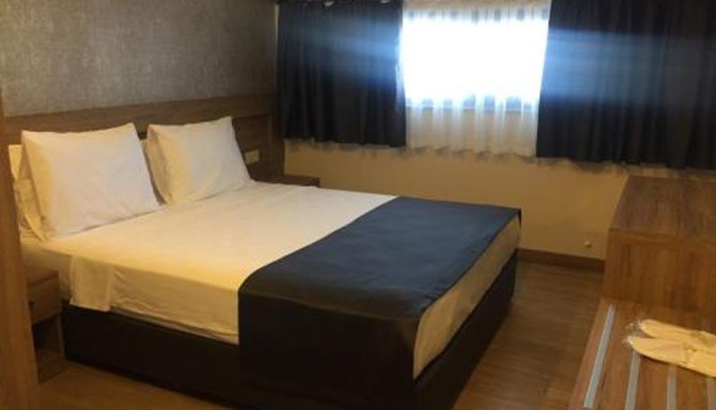 Camera - Golden World Suite Hotel
