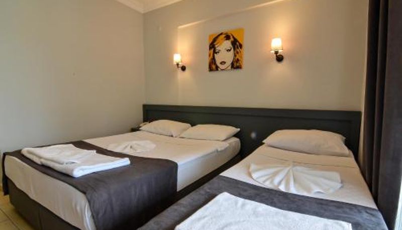 Driepersoonskamer - BERRY BELLA HOTEL