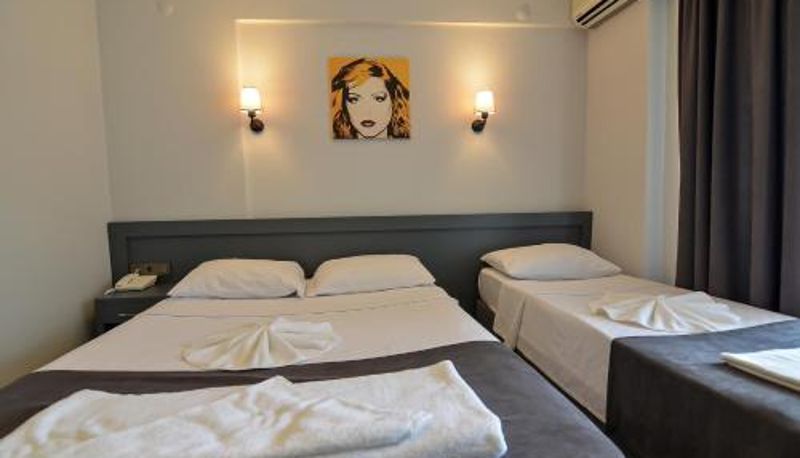 Driepersoonskamer - BERRY BELLA HOTEL