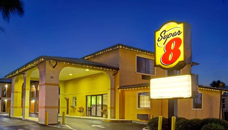 Außenansicht - Super 8 by Wyndham St. Augustine Beach