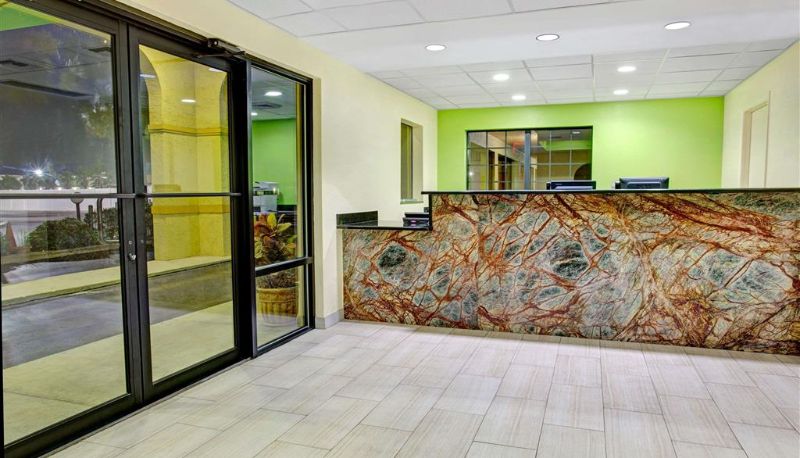 Lobby - Super 8 by Wyndham St. Augustine Beach