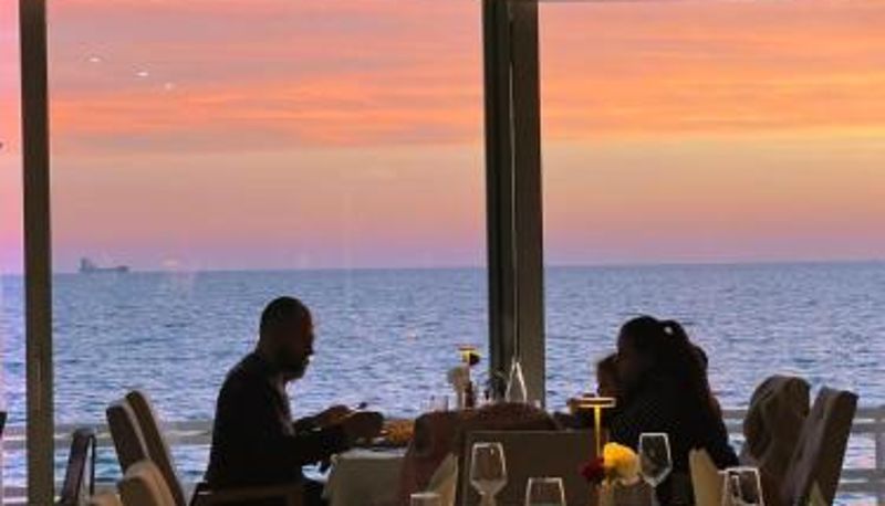 Restoran içinde kahvaltı salonu - Ventus Harbor Hotel