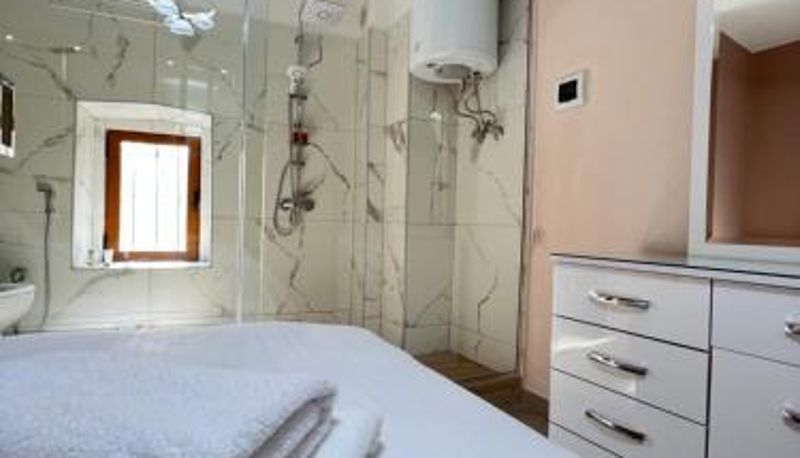 Badezimmer - Pazari i Vjetër Korçë Duplex Mino
