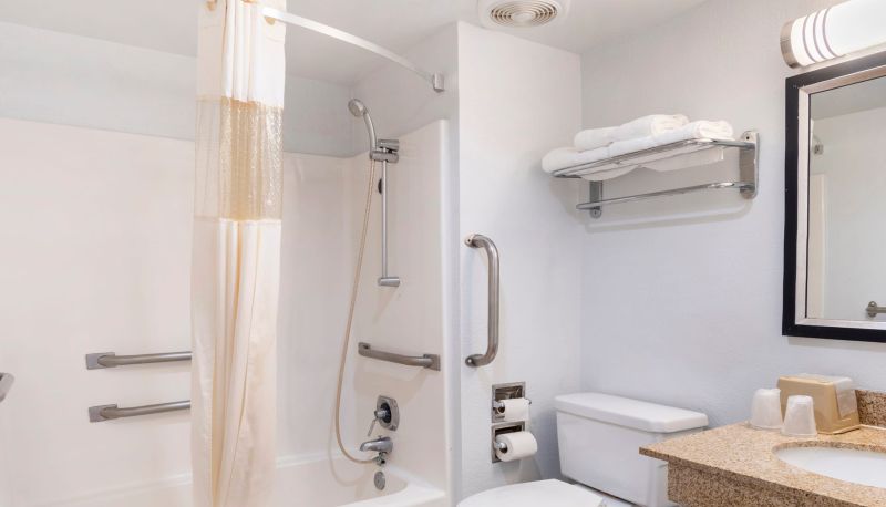 Zimmer - Travelodge by Wyndham Dodge City KS