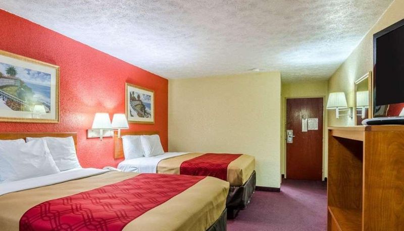 Quadrupla - Econo Lodge Ottawa