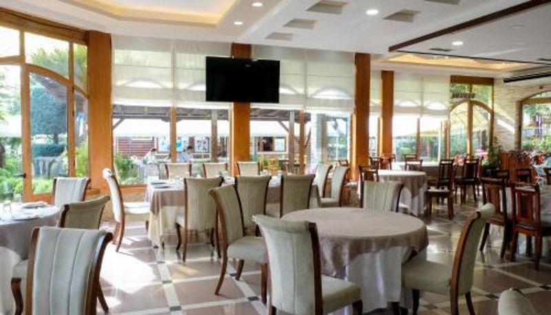 Frühstücksraum innerhalb des Restaurants - Buna Park Hotel
