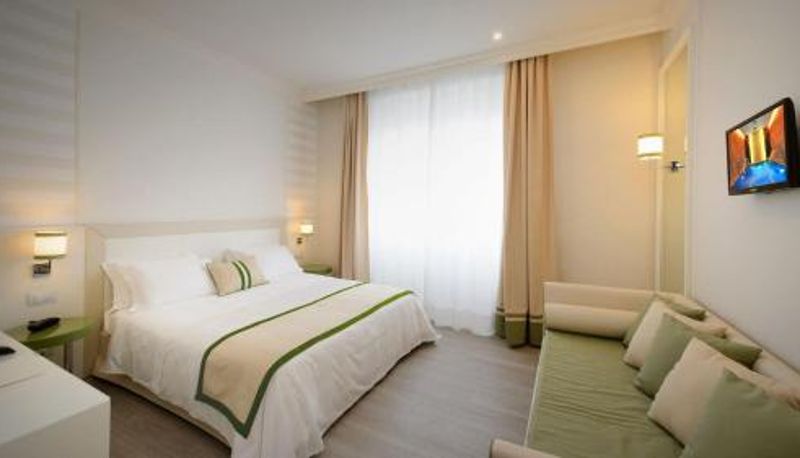 Üç kişilik oda - Grand Hotel & Riviera
