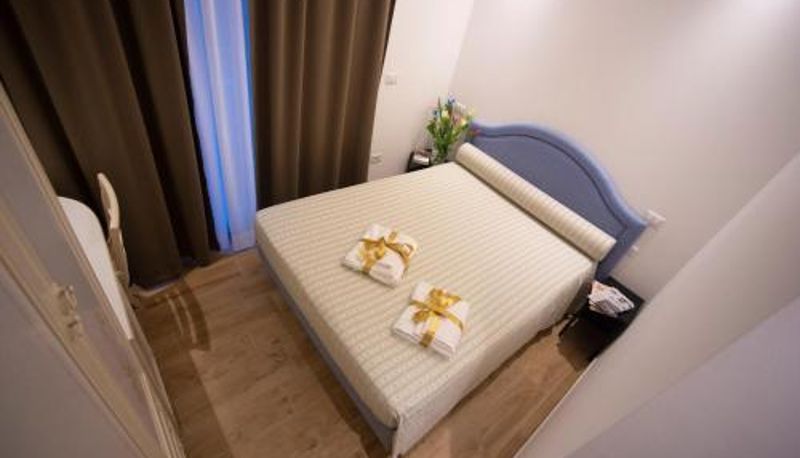 Room - Hotel Flora