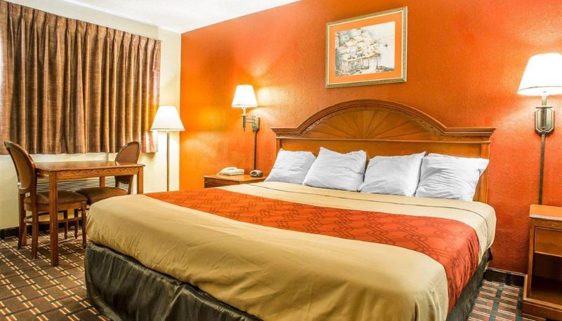 Room - Rodeway Inn Montpelier