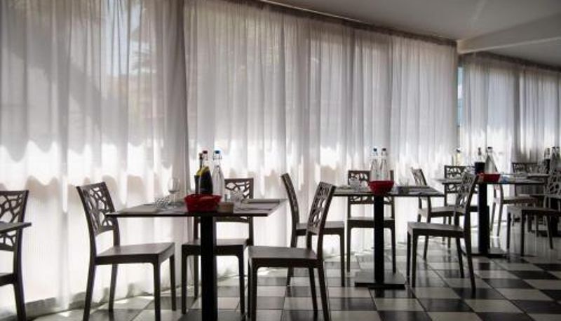 Restoran içinde kahvaltı salonu - Hotel La Villa