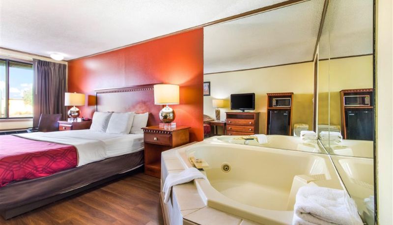 Zimmer - Econo Lodge
