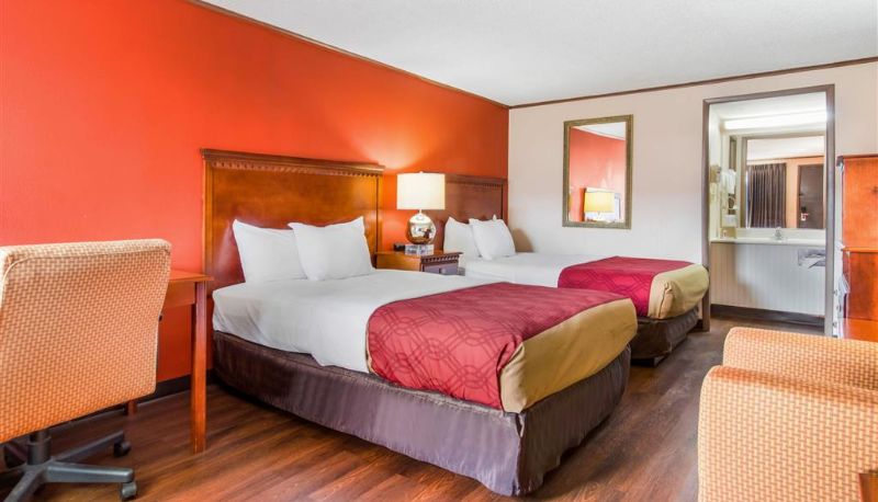 Zimmer - Econo Lodge