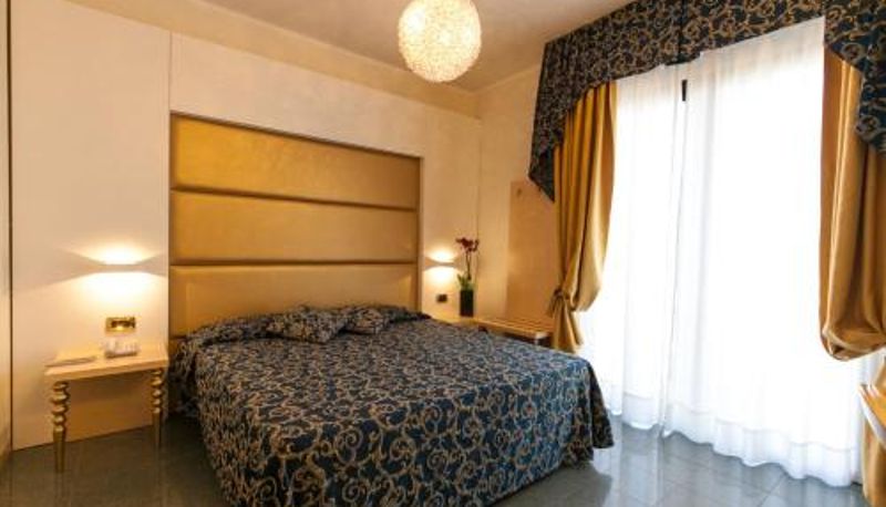 Info - Hotel Ambassador