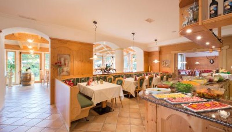 Sala prima colazione all'interno del ristorante - Apparthotel Germania