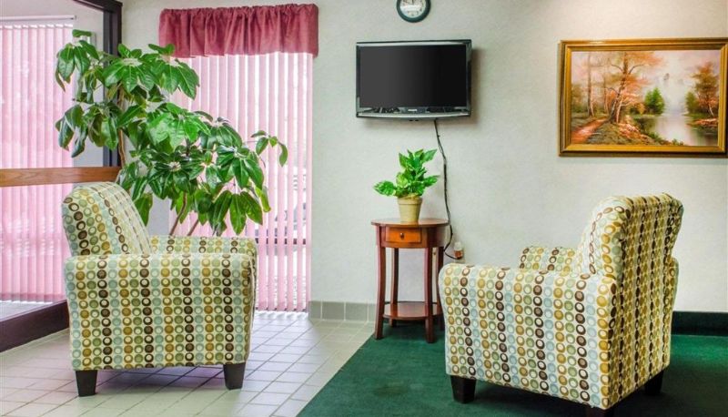 Lobby - Econo Lodge Mifflintown