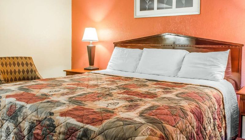 Room - Rodeway Inn Allentown South