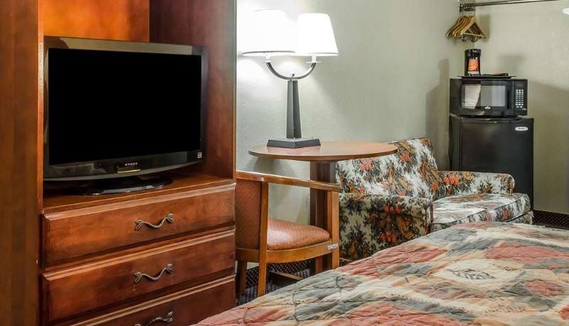 Room - Rodeway Inn Allentown South