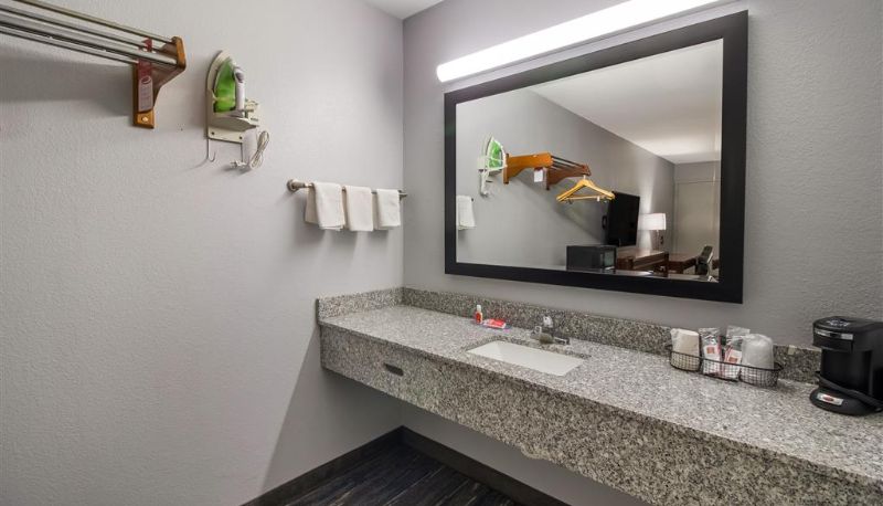 Zimmer - Econo Lodge Martin