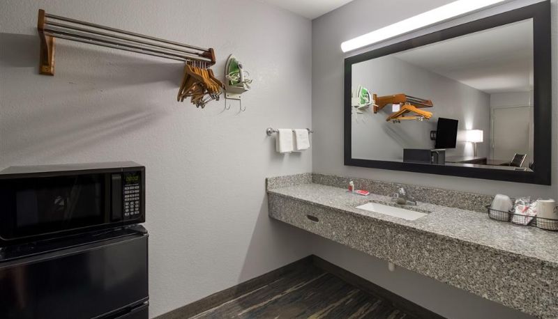Zimmer - Econo Lodge Martin