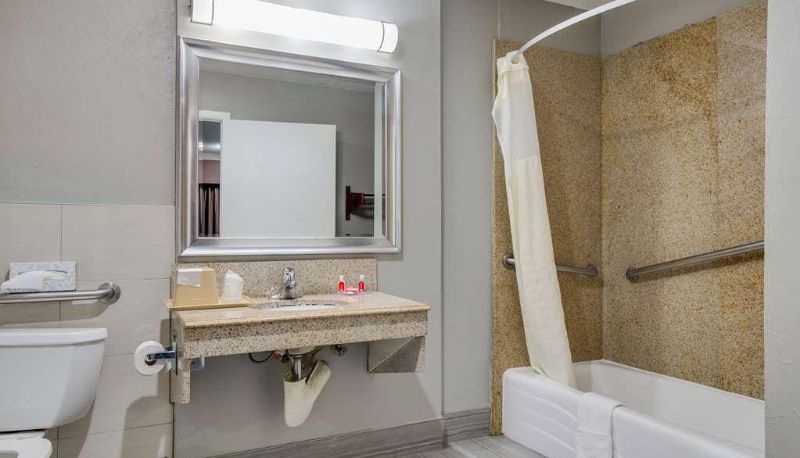 Standard room (double) - Econo Lodge