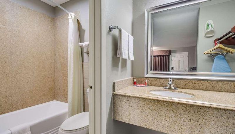 Quadruple room - Econo Lodge