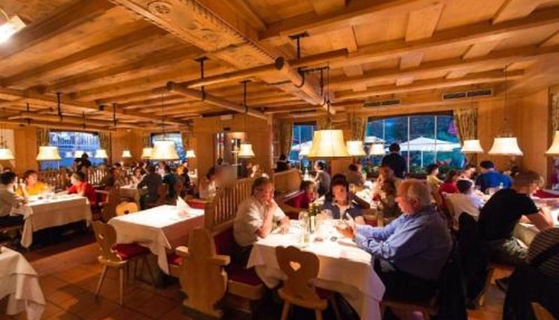 Ontbijtzaal in het restaurant - La Tambra - Residence - Central with Restaurant