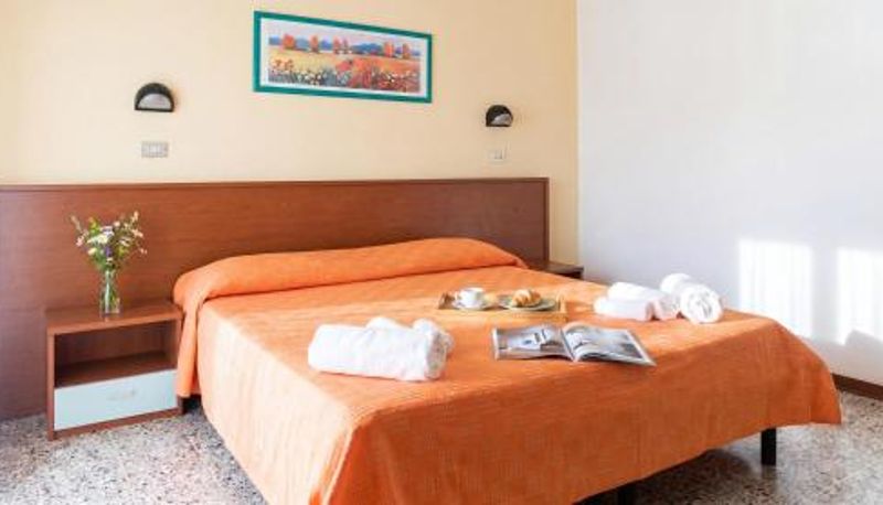 Tripla - B&B Hotel Villa Nora