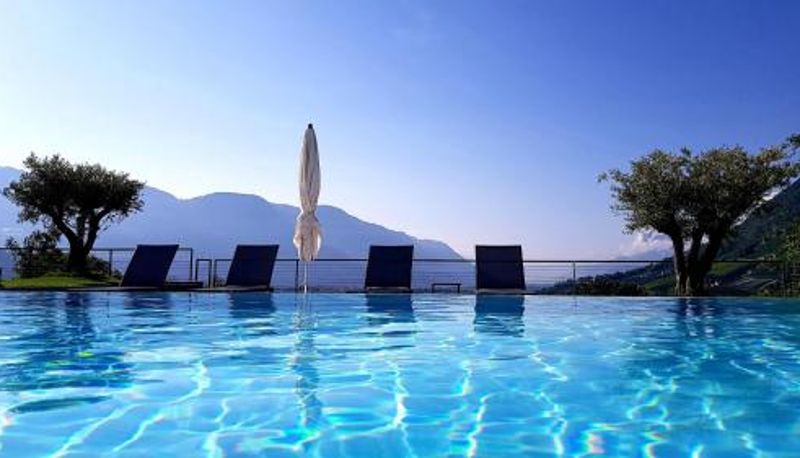 Basen - The View Luxury Suites